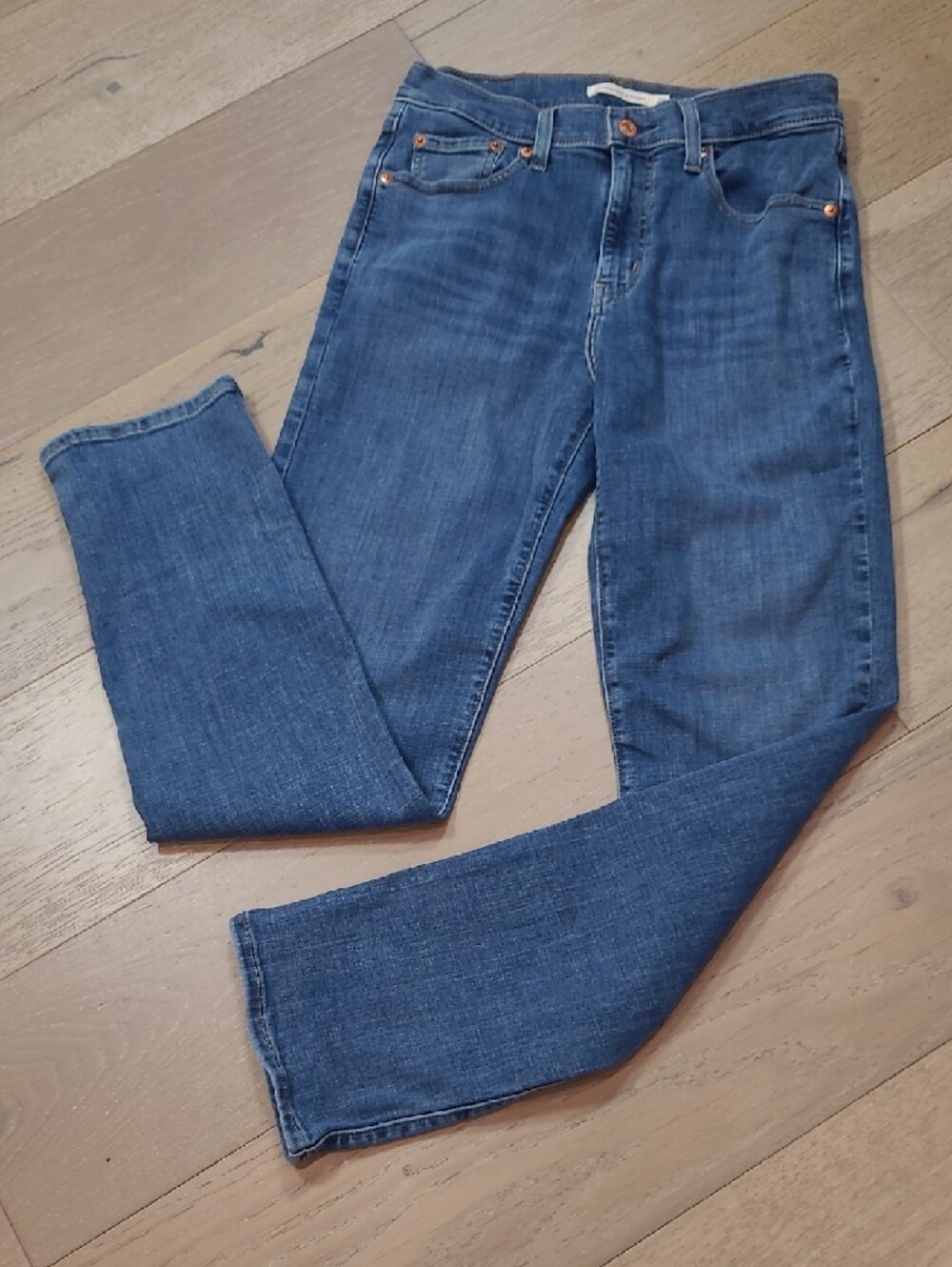 Levi's 724 High Rise Straight Jeans Women's sz 29 Classic Denim Jeans